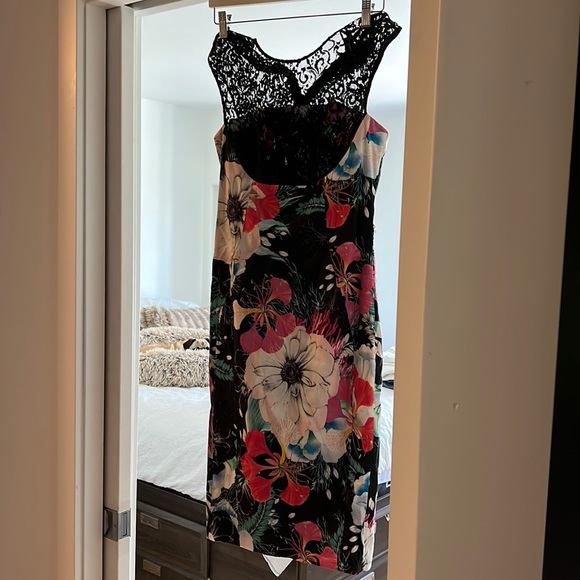 Lace Top Floral Cocktail Dress - Picture 2 of 4